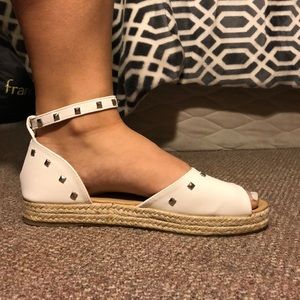 White platform sandals size 8 brand new